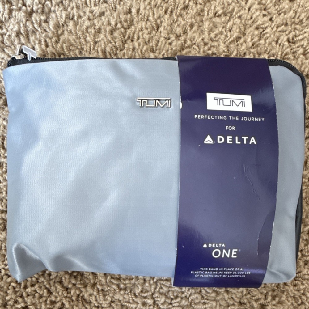 TUMI Delta Airlines Amenity Kit