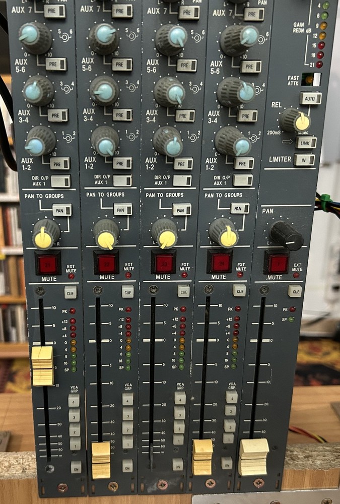 Soundcraft B800 mono channel module/group module