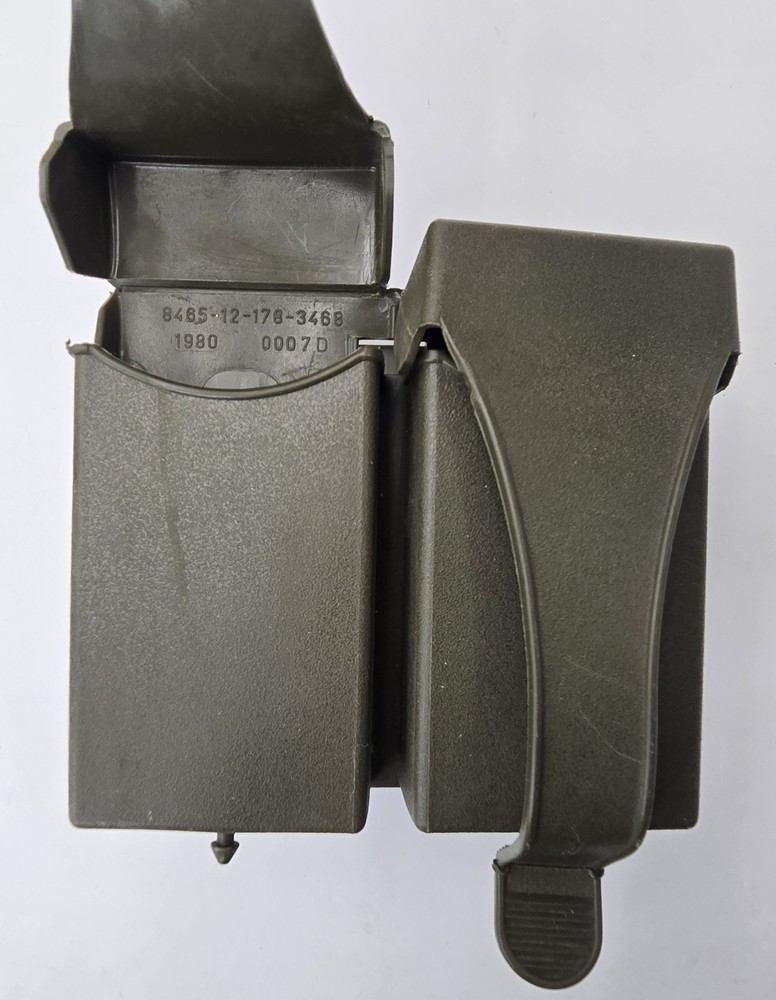 Bw G3, Olive, Pair, Plastic Version, Dated 1980