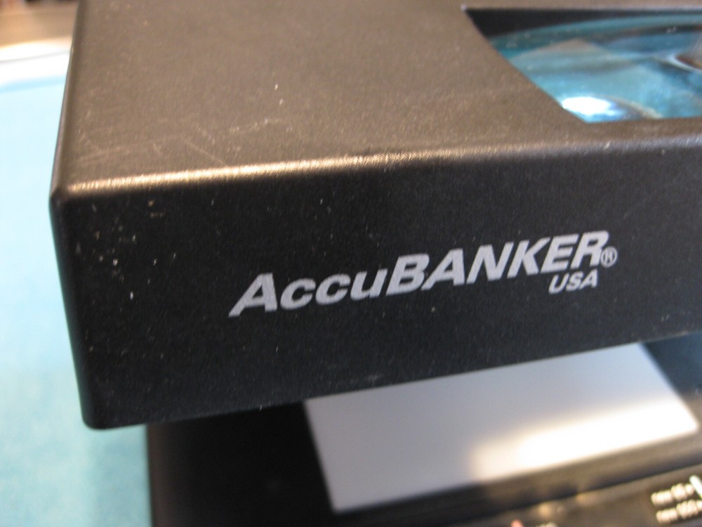 AccuBanker D66 Banker Pro Counterfeit Detector