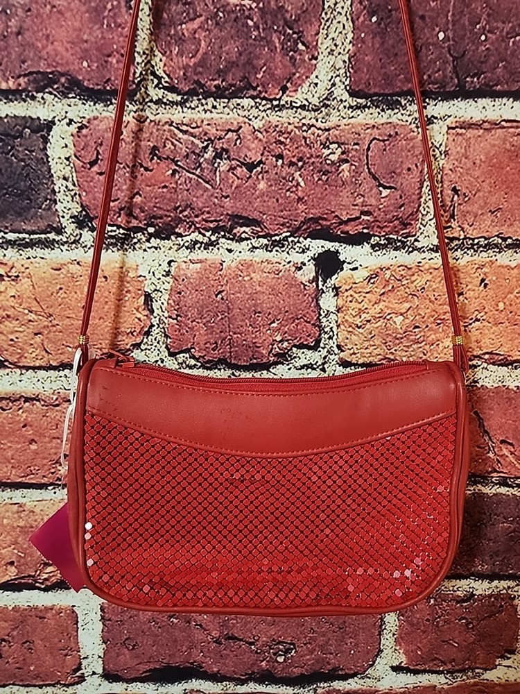 VINTAGE WHITING AND DAVIS RED MESH PURSE P6