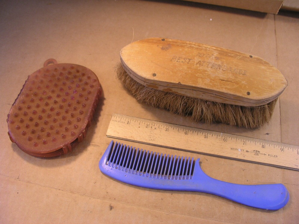 Two sided Horse Rubber Curry Comb, Plastic Comb and Brush