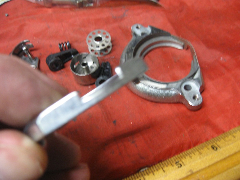 Dressmaker Sewing Machine BOBBIN CASE HOOK Unknown Model # Nice