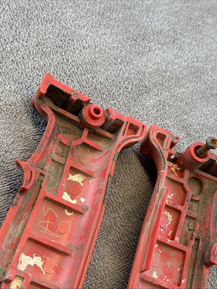 Hole Hang 1675-1 Plastic Handle Used.