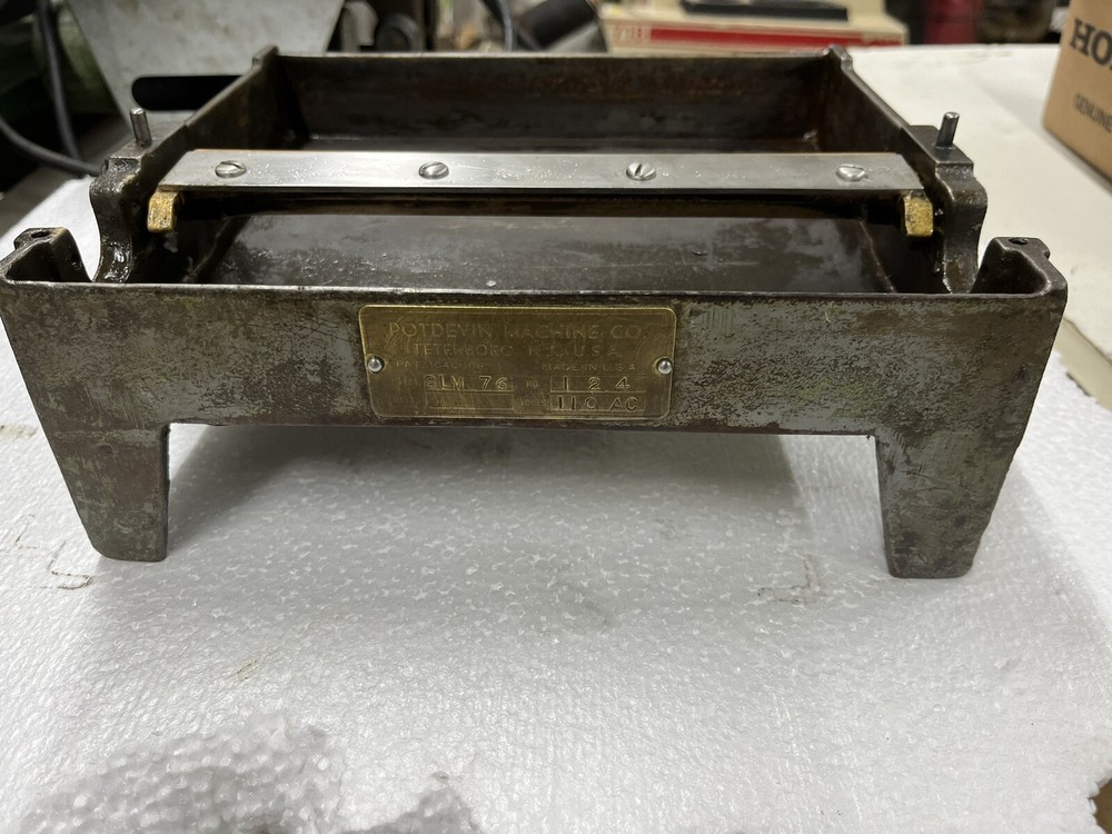 Potdevin 8.5'' Glue Pot & scraper blade & bridge
