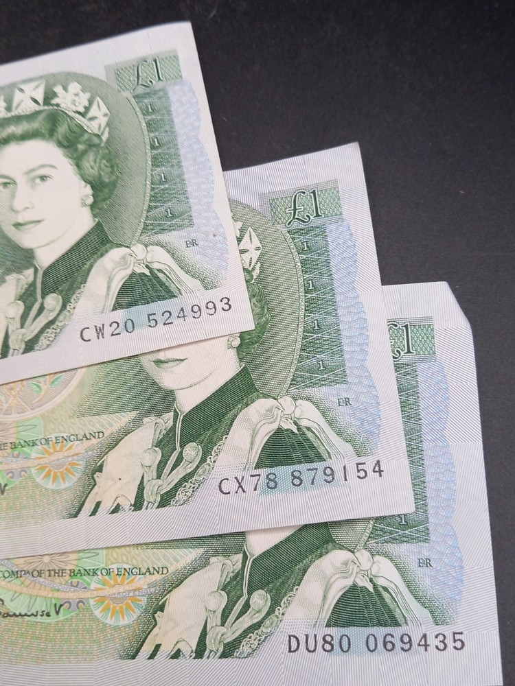 X3 Old One Pound Notes £1 Good Condition