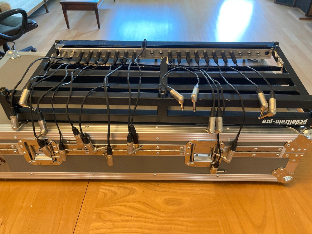 Pedaltrain PRO Pedal Board Case with LoopMaster 10