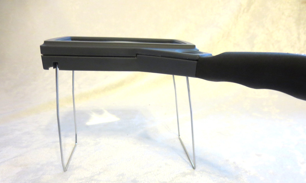 Carson hand held magnifier with fold out legs