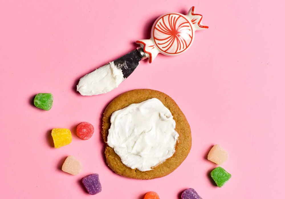 Happy Everything™ - Peppermint Embellishment Appetizer Spreader - PPMT-ESPRD