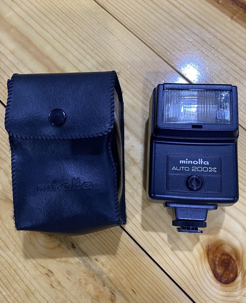 Konica Minolta Auto 200X Flash with Protective Case
