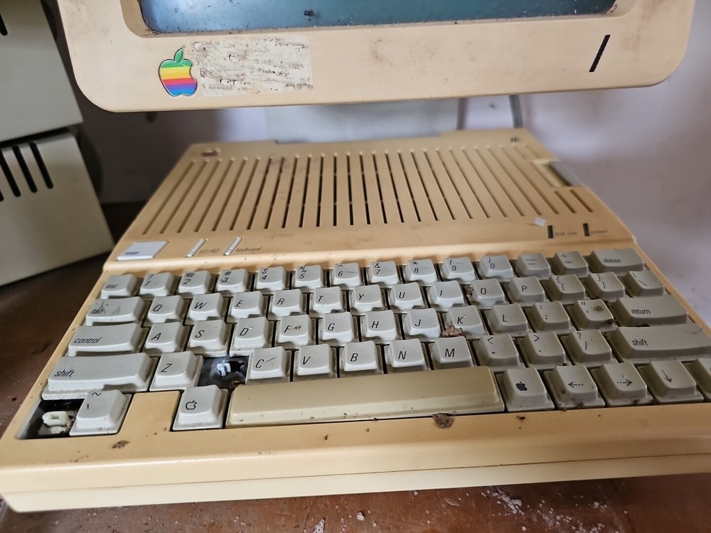 Apple IIC Computer As Is Untested