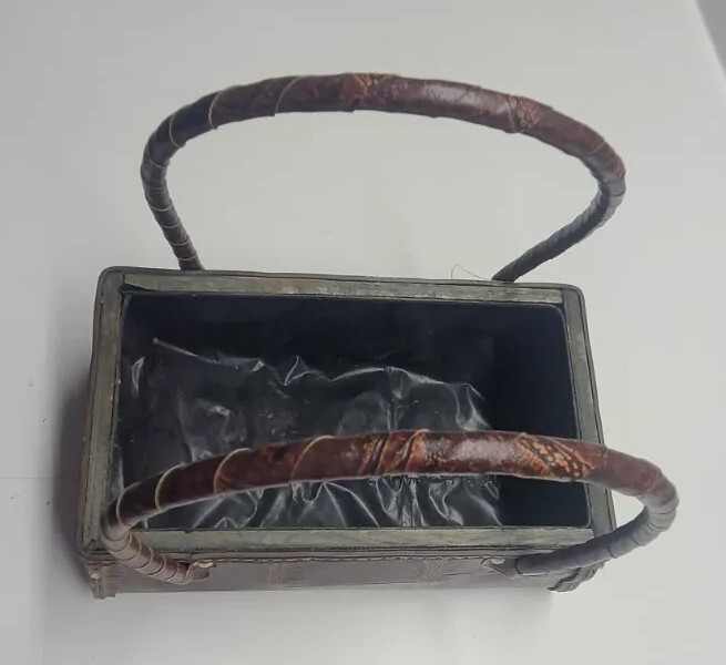 Mom's Purse Cyclamen Planter Basket