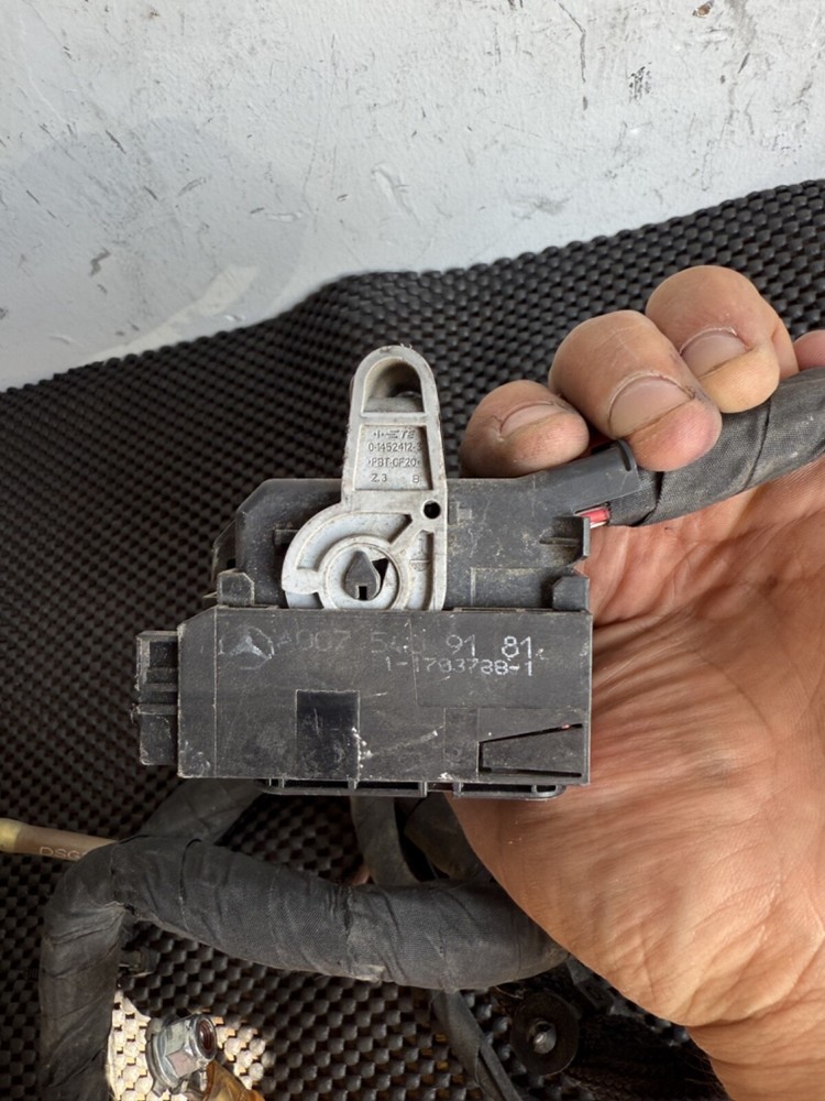 14-19 MERCEDES BENZ CLA250 W117 FRONT HEADLIGHT WIRE HARNESS MODULE OEM