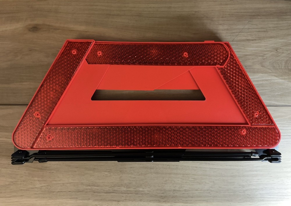 OEM AUDI REFLECTIVE WARNING TRIANGLE EMERGENCY HAZARD TRIANGLE #4B5860251C