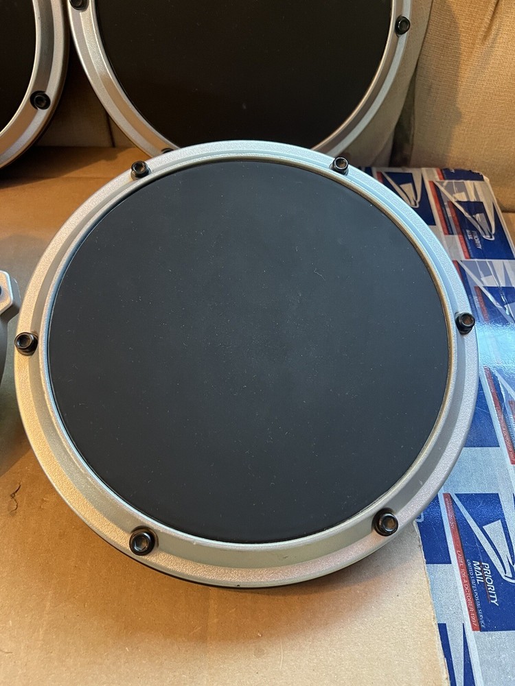 4 BEHRINGER DRUM PAD XD80USB
