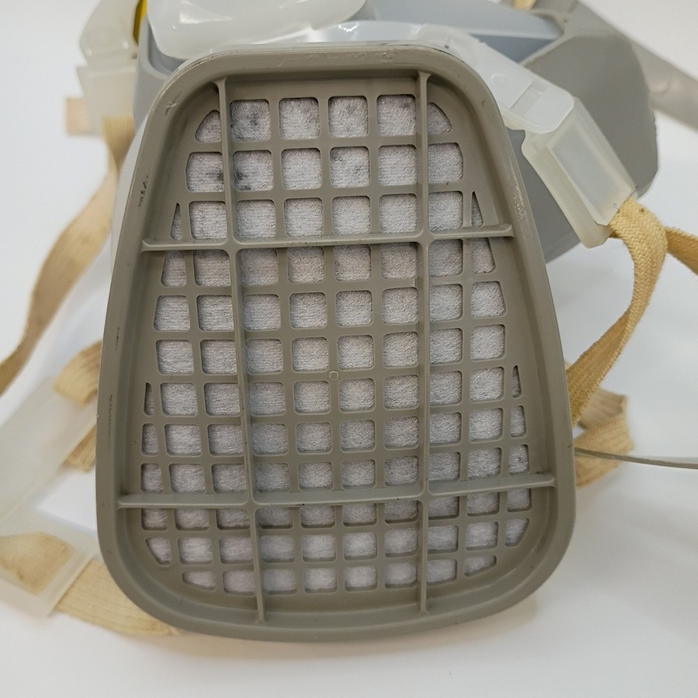 3M™ Half Facepiece Disposable Respirator Assembly M