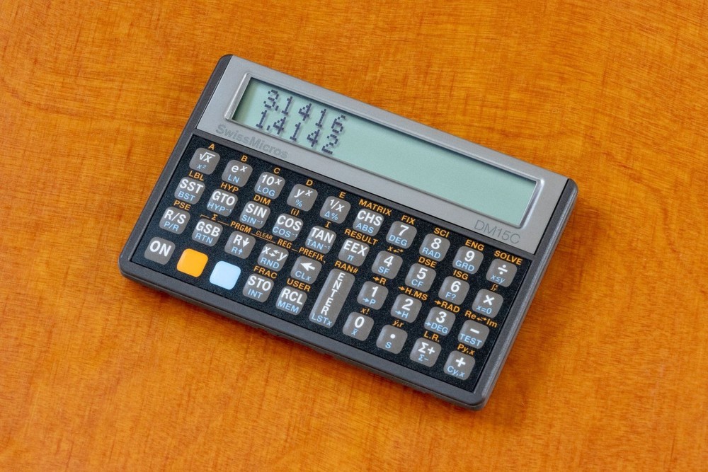 SwissMicros DM15C Programmable RPN Calculator - Credit Card Sized