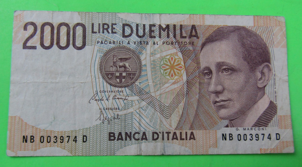 ITALY, 2000 LIRE, P#115, 1990