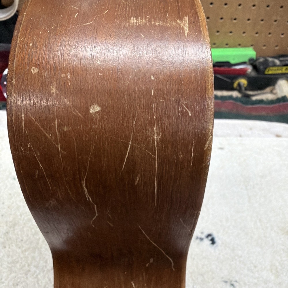 Vintage Baritone/tenor Ukulele