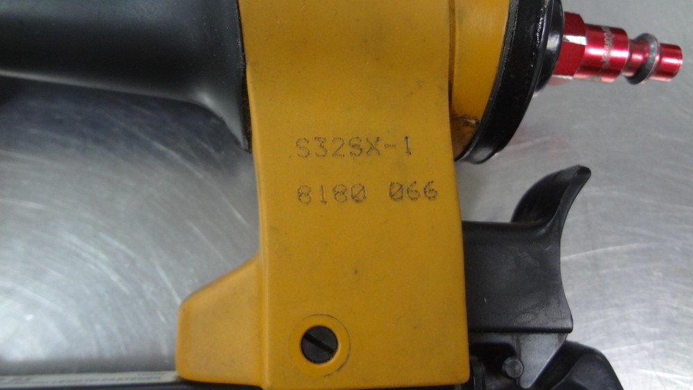 Bostitch S32SX-1 Staple in Case