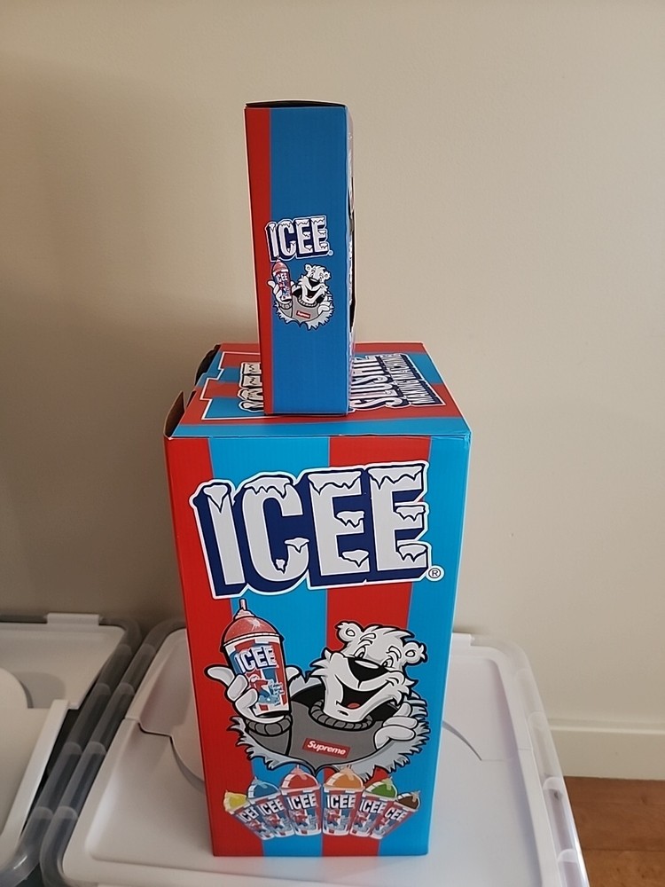 SUPREME/ICEE SLUSHIE MACHINE IN HAND SHIPS FAST
