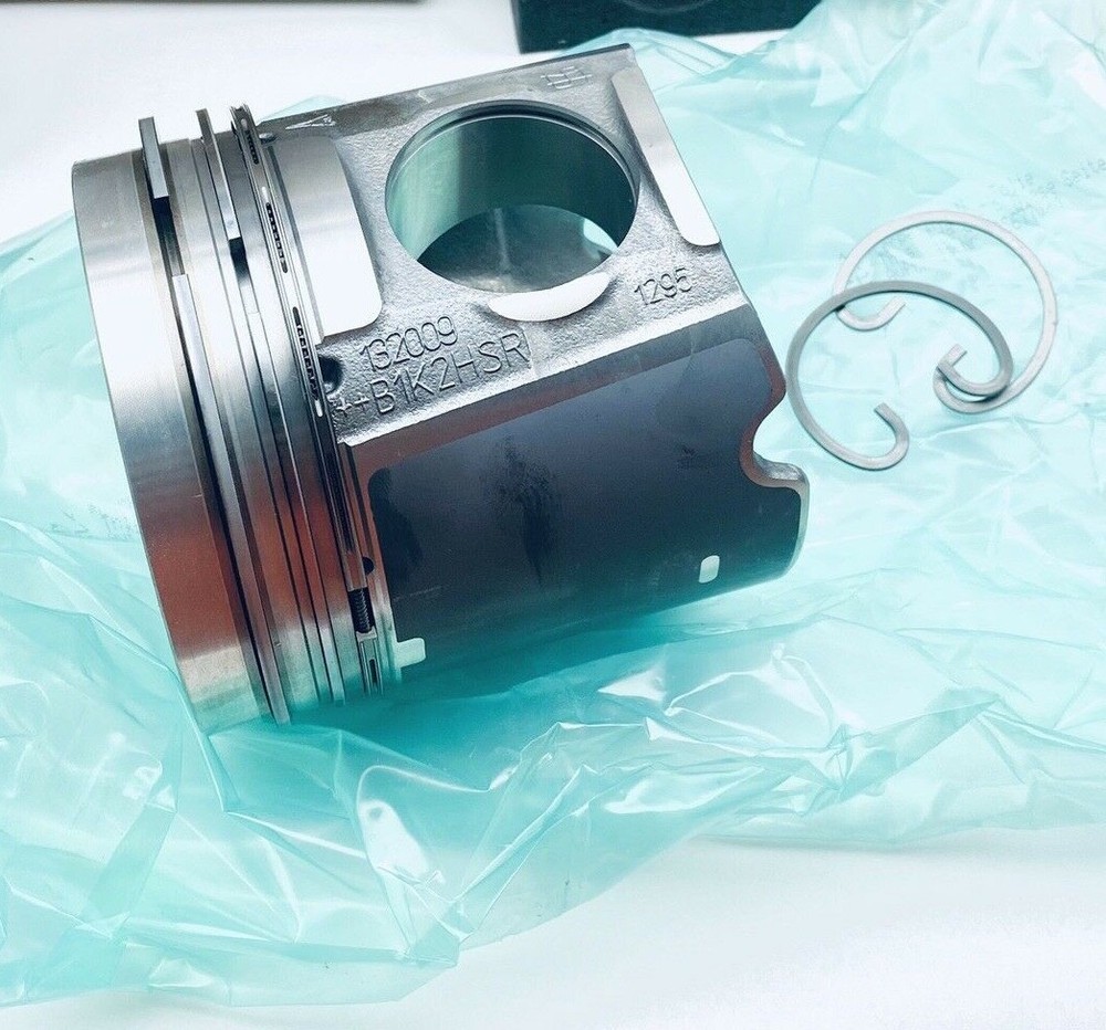 DEUTZ PISTON 04612031 GENUINE OEM