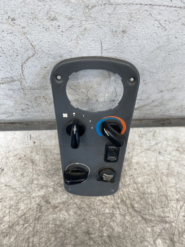 2002 Freightliner Columbia Climate Control (718-11325)