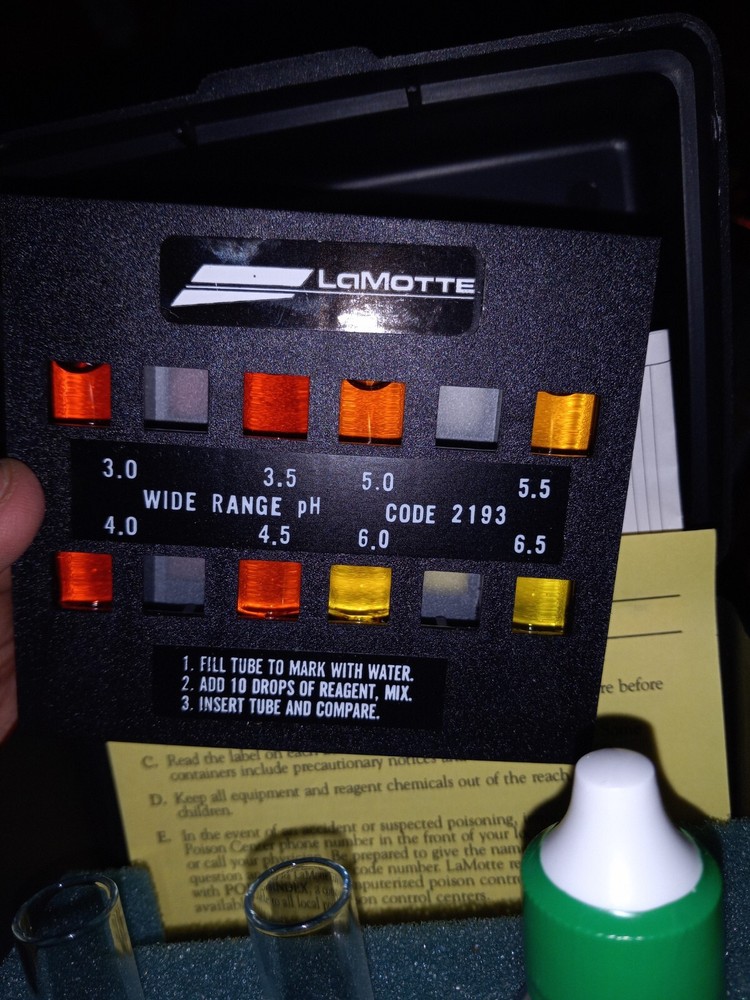 Wide Range pH Test Kit Model P-3065 LaMotte