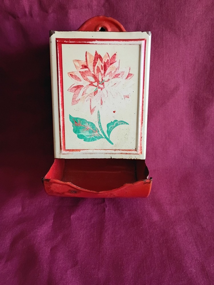 *VINTAGE* Tin Matchbox Holder Wall Mount