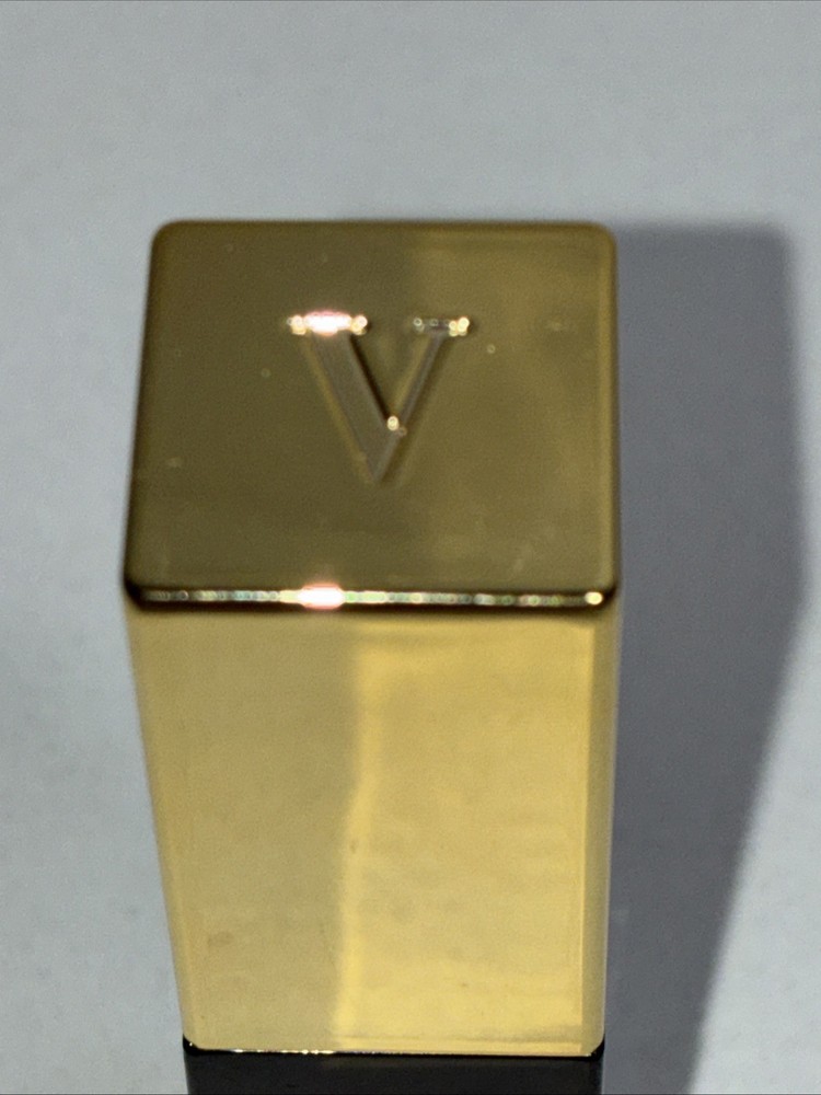 New Vieve Modern Radiance Concealer Light 1, Slightly Damaged Outer Packaging