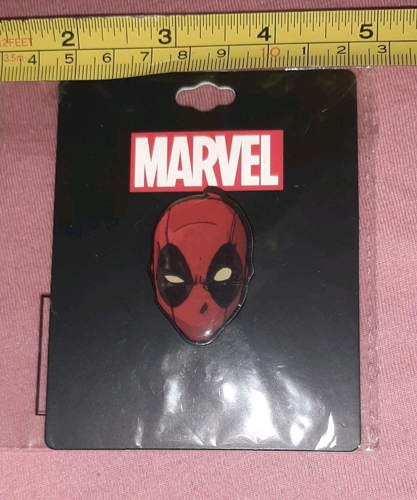 BioWorld Marvel Deadpool Mask Face Lapel Pin NEW
