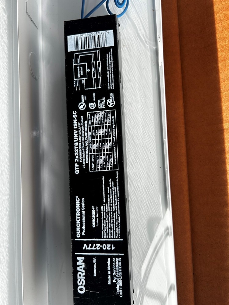 fluorescent luminaire E-19158 120V