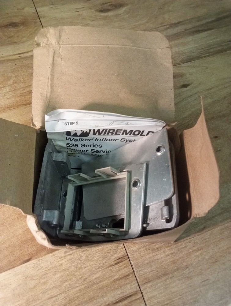 Walkerduct 525ACT Service Fitting (Missing Rubber Gasket & Screws)