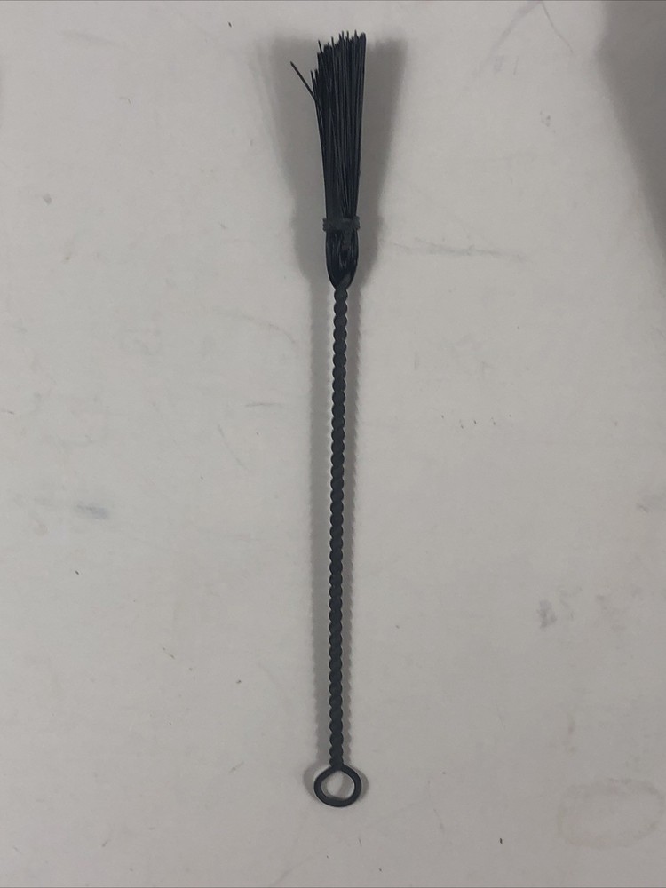 FAMOUS BUTTONHOLE WORKER ORIGINAL BOX With Instructions & Chisel Handle