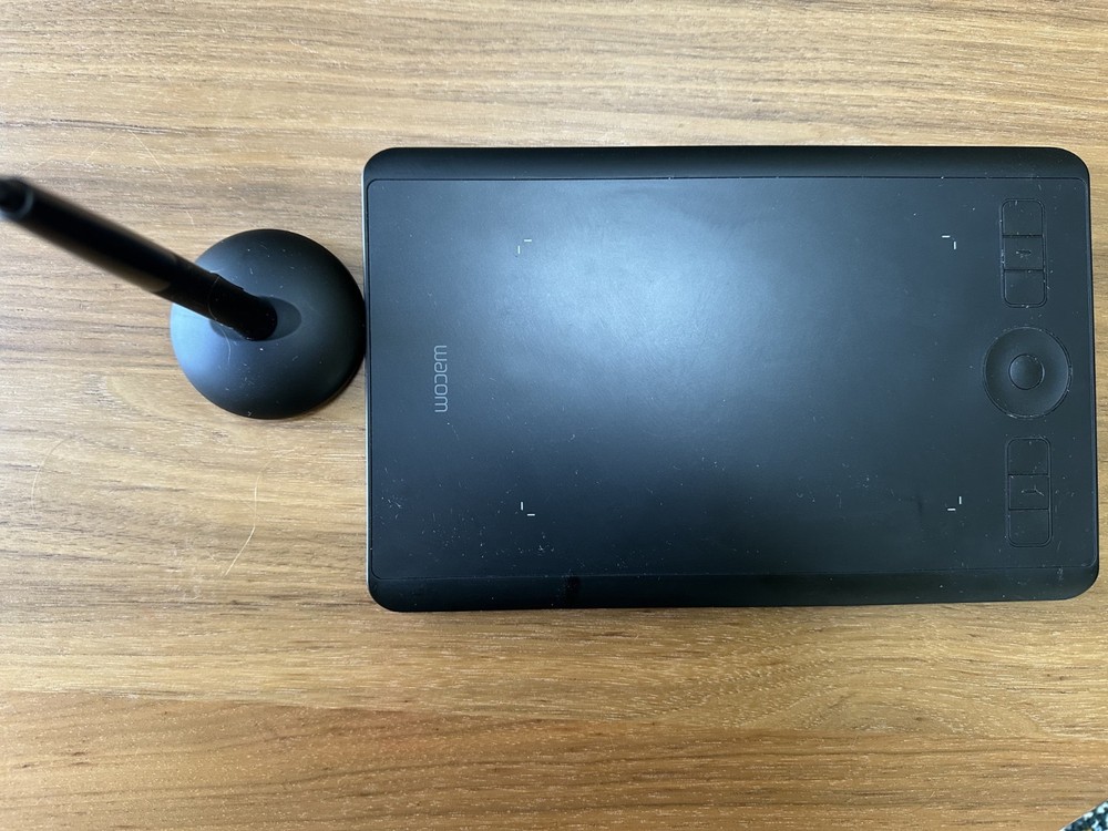 Wacom Intuos PTH-460 Tablet