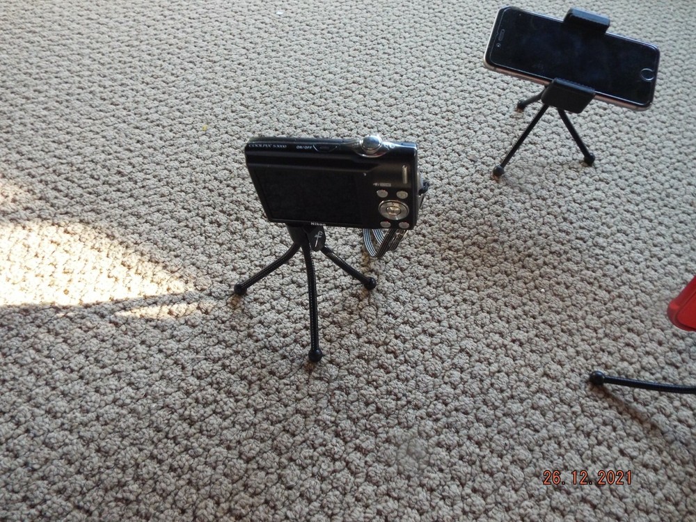 Tripod Mini Table Top Tripod, CELL PHONE HOLDER