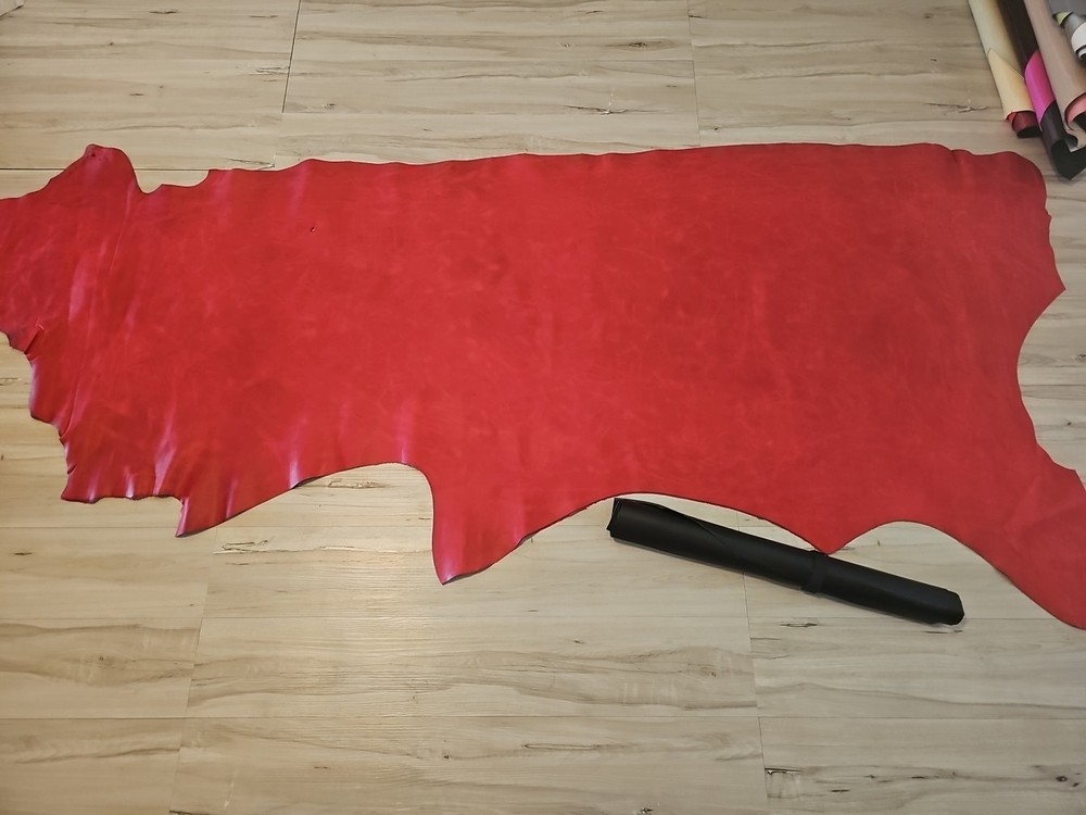 3-4oz MATTE DEVIL'S RED SEMI SMOOTH PULL- UP LEATHER HIDE PANEL,SHEET,12x12 19+s