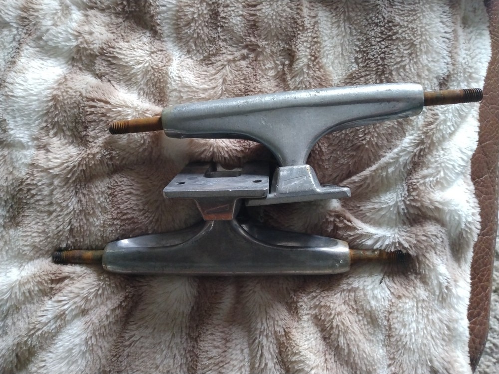 5.0" Tensor Alloy Trucks and hardware