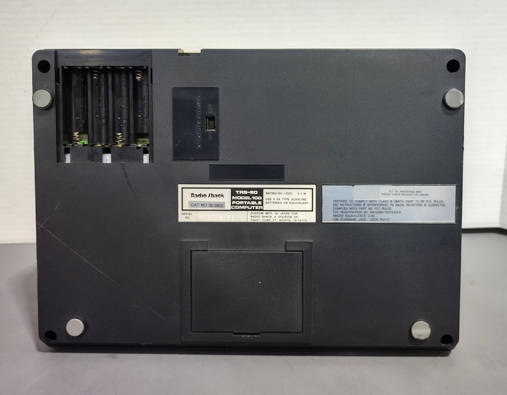 RadioShack TRS-80 Model 100 Battery-Powered Portable Computer - Untested