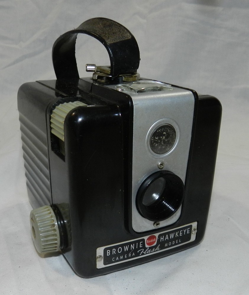 Vintage Kodak  Brownie Hawkeye Flash Model Box Camera