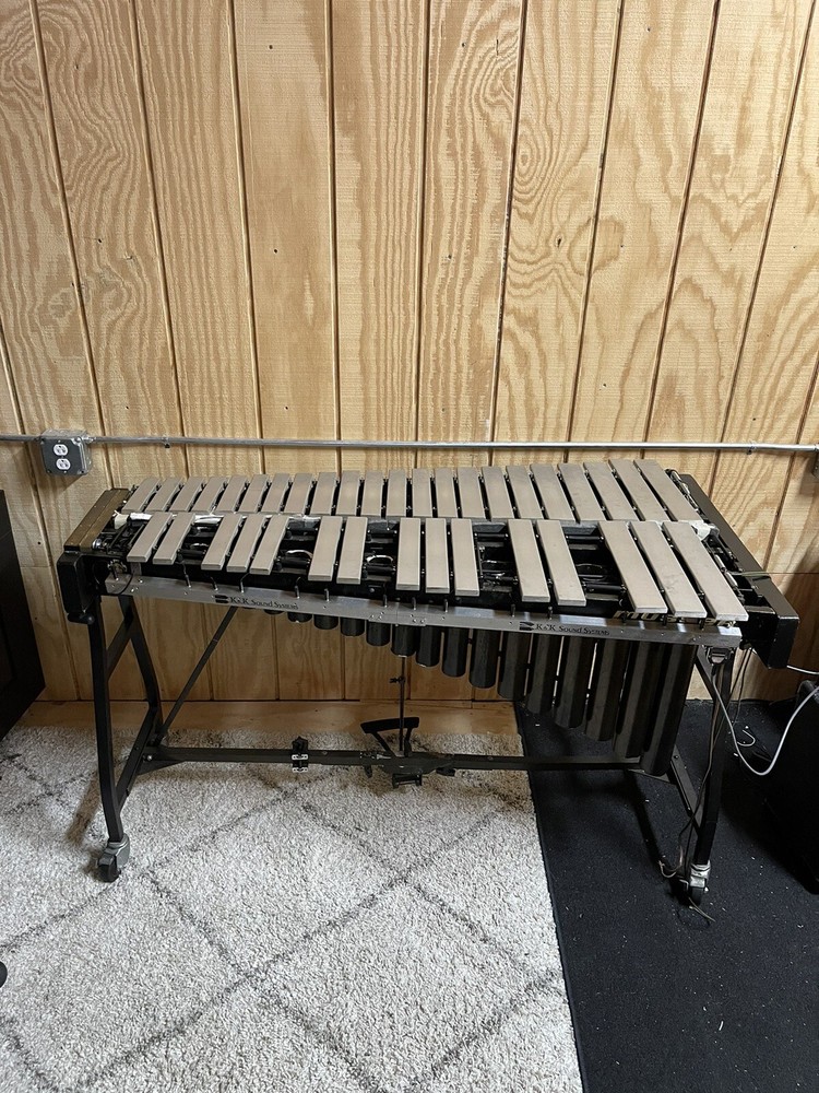 musser m48 vibraphone with k&k pickups