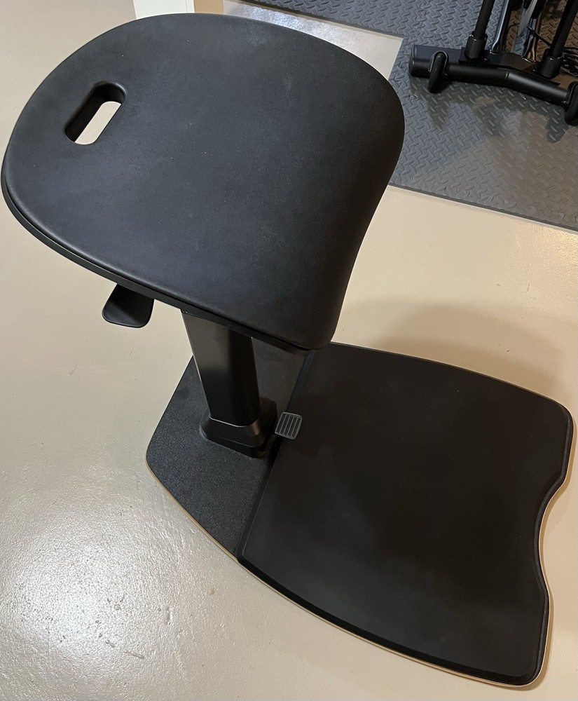 Ergonomic Leaning Perch Chair￼
