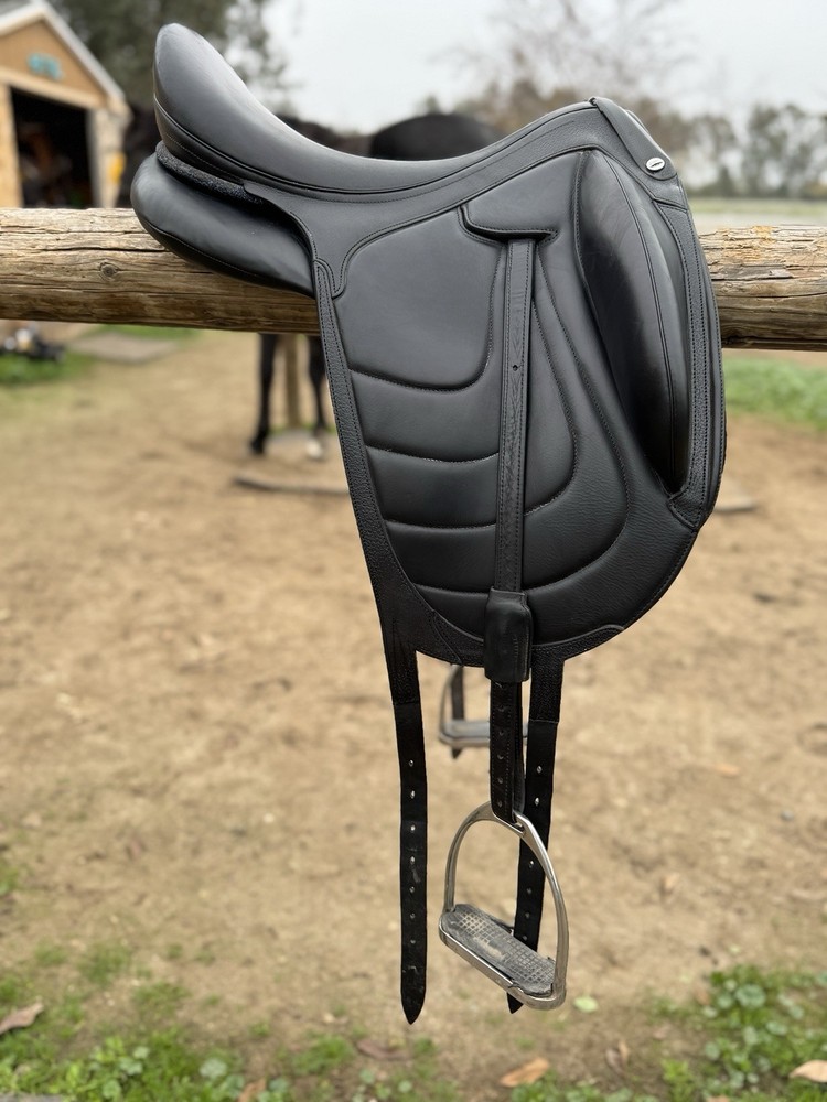 Devoucoux Makila Harmonie 18” Saddle