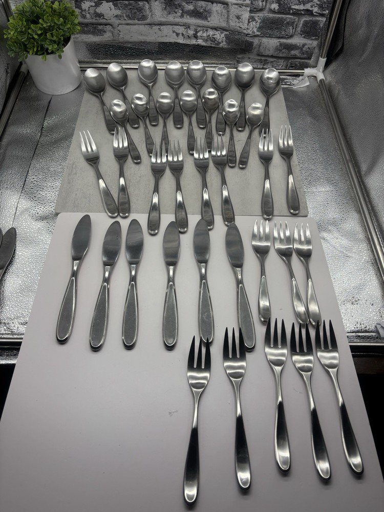 Retroneu Everyday Contour Flatware Set (39 Pc) Incomplete READ