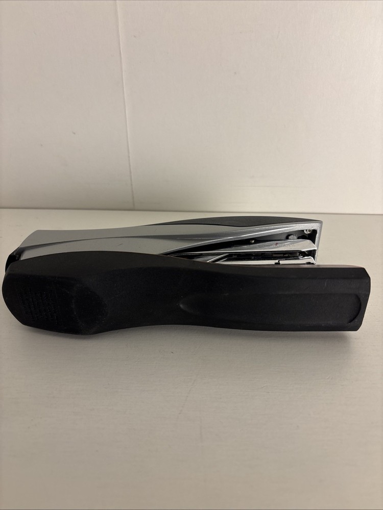 Swingline Optima Desktop Stapler 2-40 Sheet Capacity Model #8784x