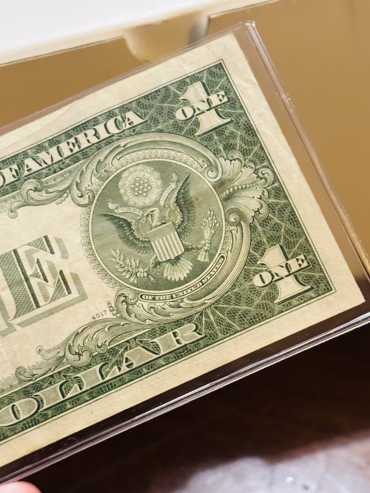 Crisp! 1935c 1$ Silver Certificate ERROR MISCUT Nice Pronounced Line