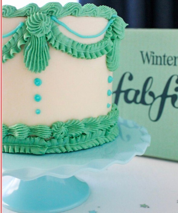 SusieCakes Cake Stand - Light Blue