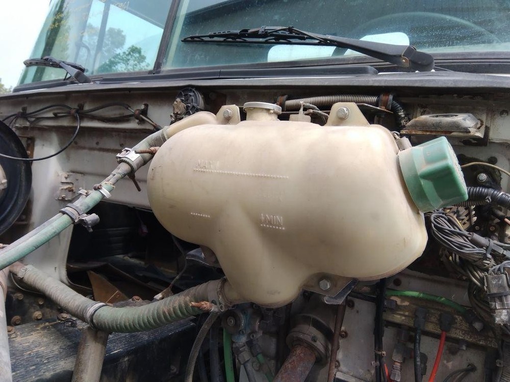 For 1992 WHITE/GMC WCA RADIATOR OVERFLOW TANK ,  MN