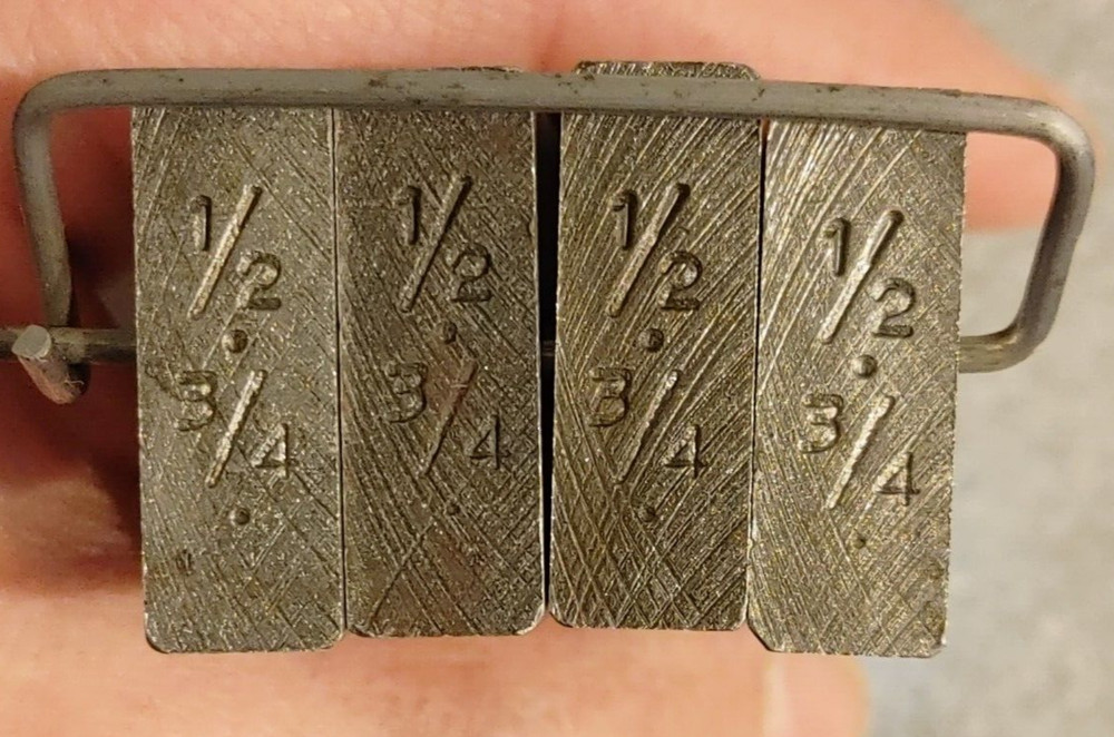 RIDGID 1/2" & 3/4" PIPE DIES UNIVERSAL HEAD