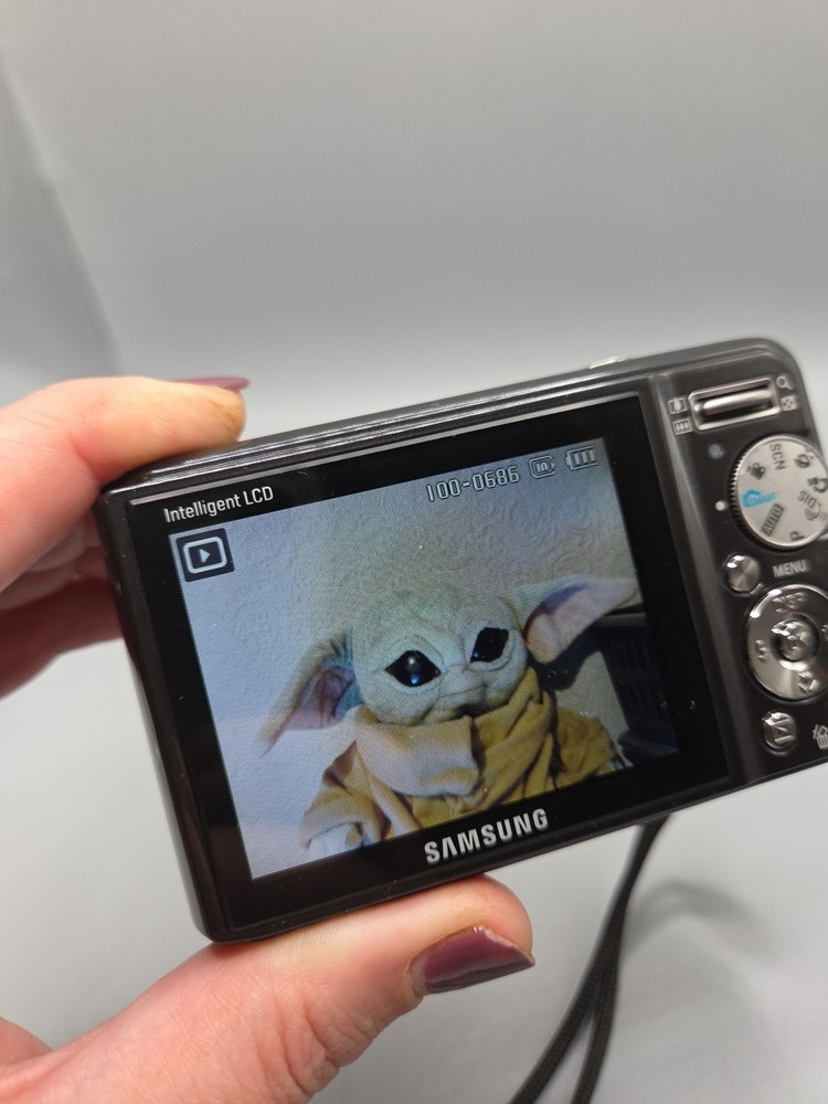 Samsung PL57 Digital Camera, No Charger, Please Read Description, Working.